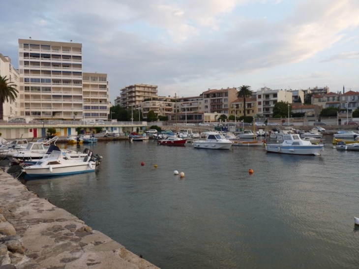 Le port Saint Louis - Toulon