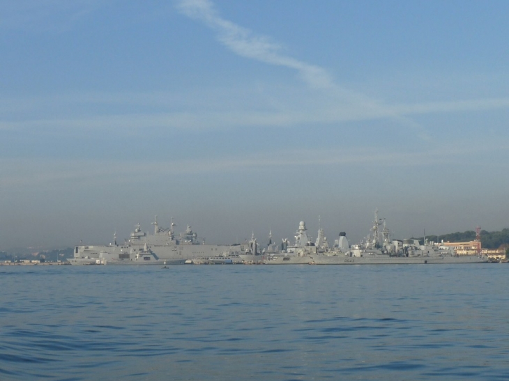 Vue de la rade, le port militaire - Toulon