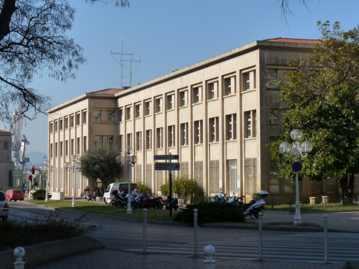 Batiments de l'arsenal maritime - Toulon