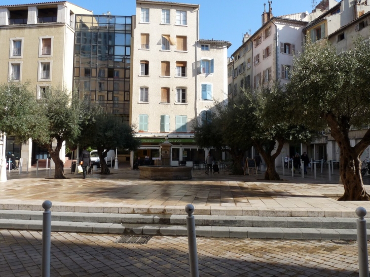 Place à l'Huile - Toulon