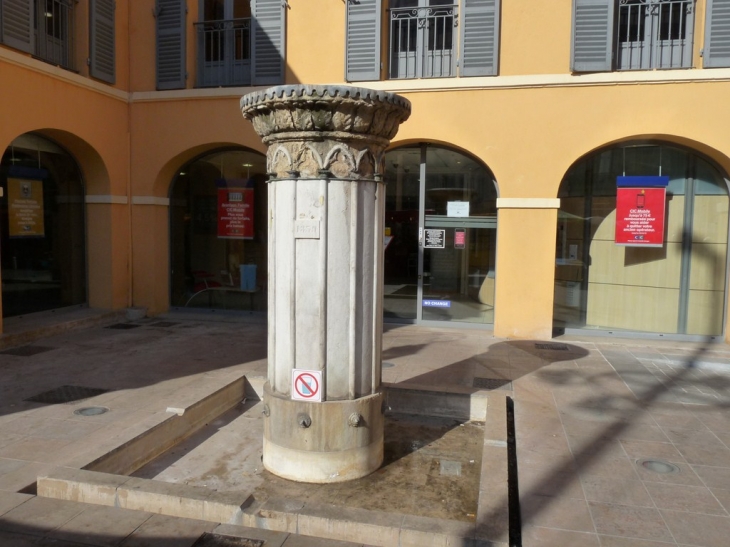 Place Louis Blanc - Toulon