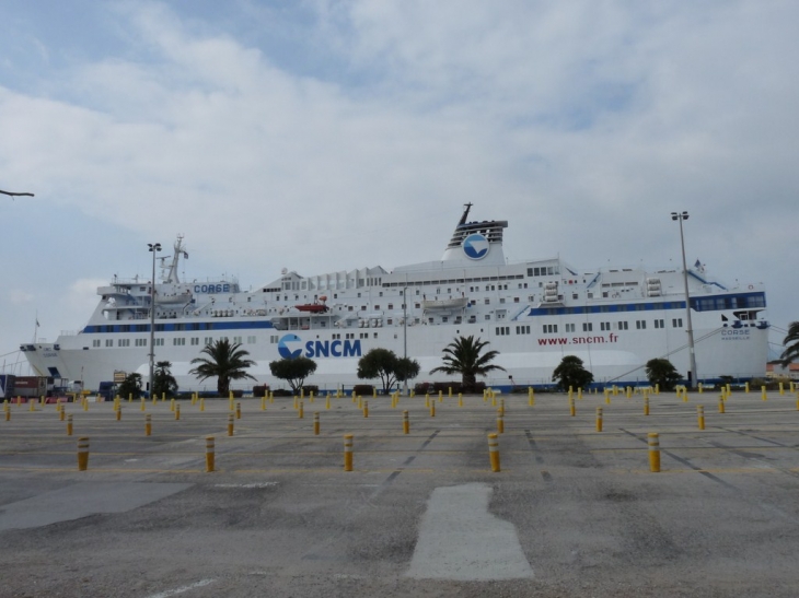 Le Corse au départ pour la Corse - Toulon