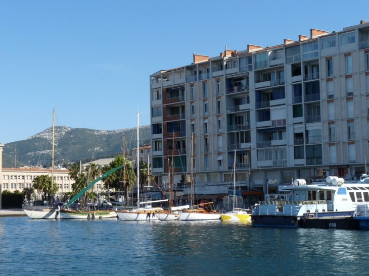 Vue sur le port - Toulon