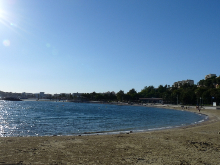 La plage de l'anse des pins - Toulon