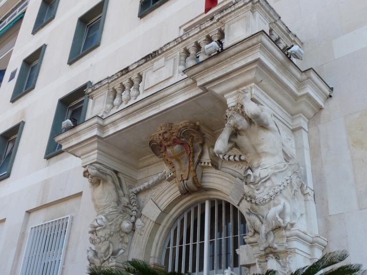 Mairie annexe, Les Atlantes de Pierre Puget , 1656-1658 - Toulon