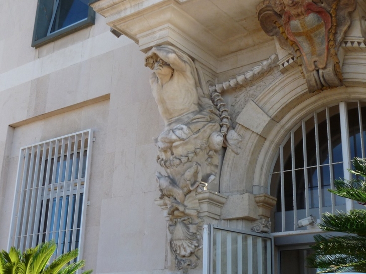 Mairie annexe, Les Atlantes de Pierre Puget , 1656-1658 - Toulon