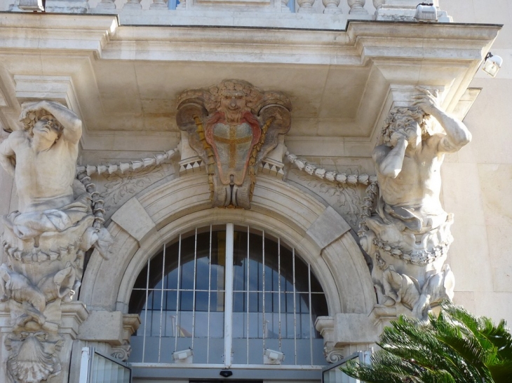 Mairie annexe, Les Atlantes de Pierre Puget , 1656-1658 - Toulon