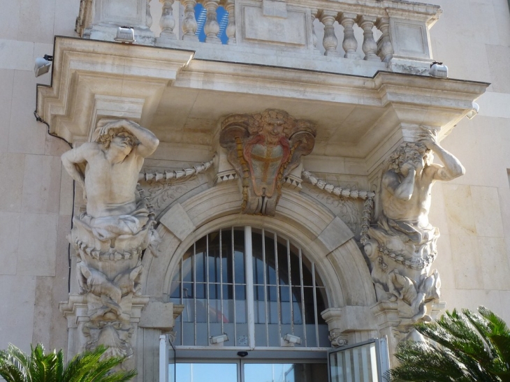 Mairie annexe, Les Atlantes de Pierre Puget , 1656-1658 - Toulon