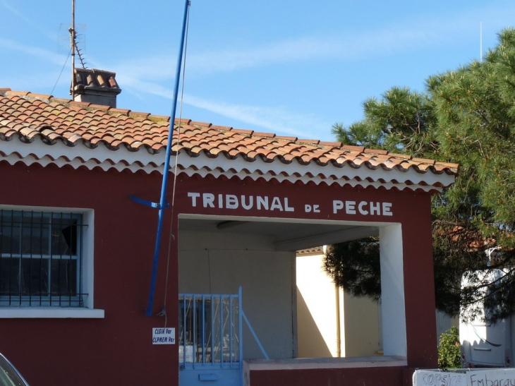 Sur le quai du petit rang - Toulon