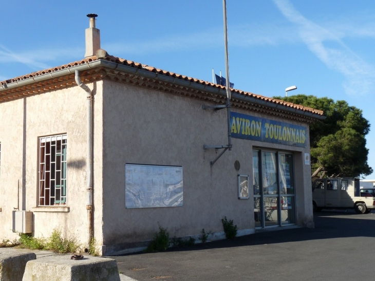 Sur le quai du petit rang - Toulon