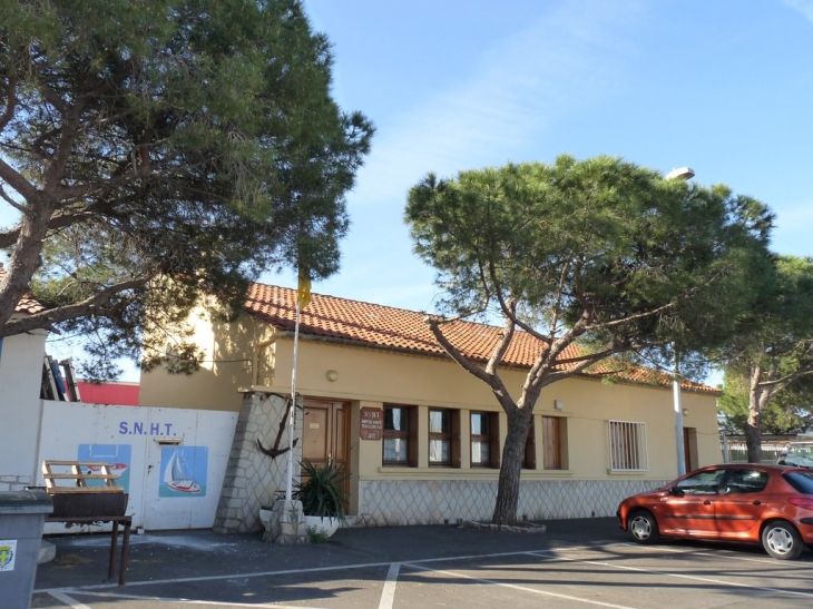 Sur le quai du petit rang - Toulon