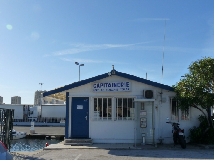 Sur le quai du petit rang - Toulon