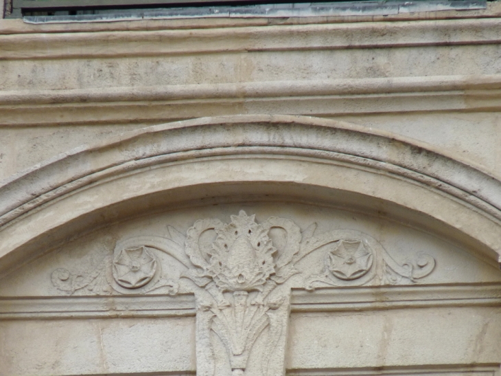 Le Grand Hotel et ses sculptures - Toulon