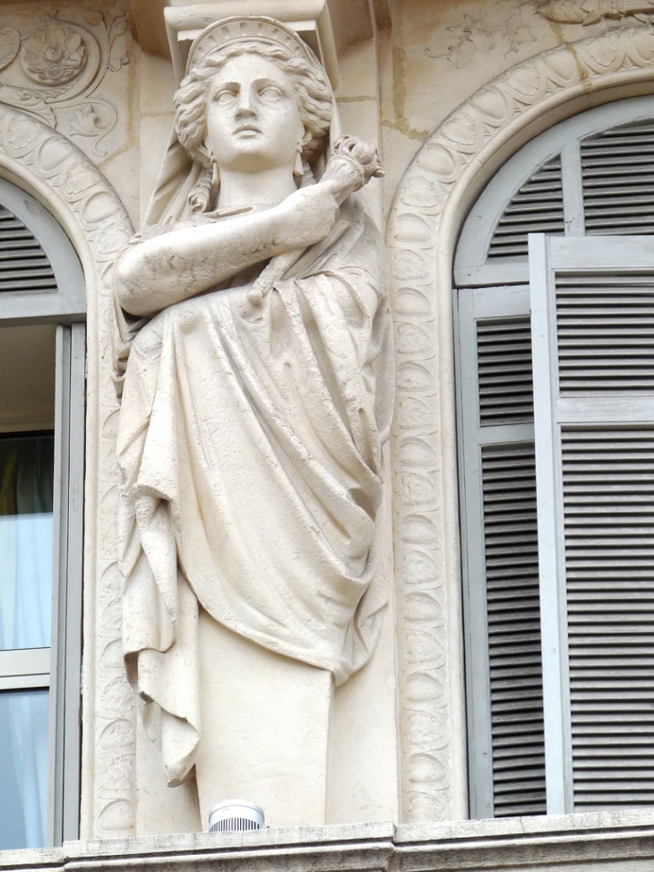 Le Grand Hotel et ses sculptures - Toulon