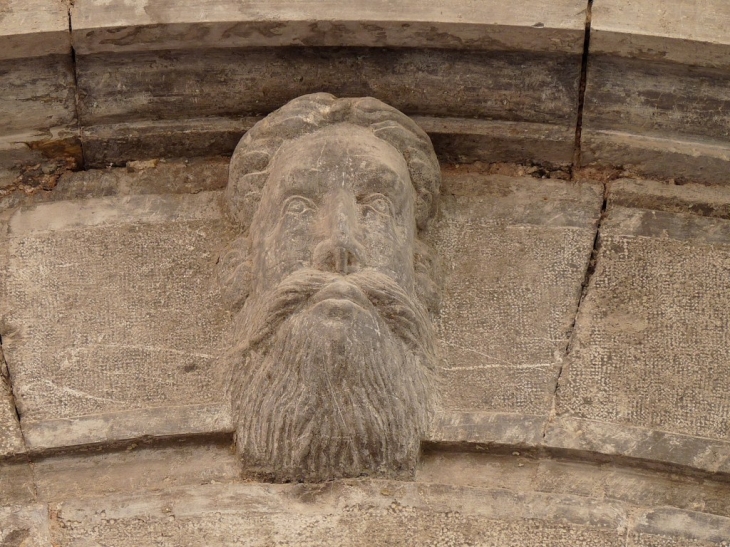 Rue Chevalier  Paul , un dessus de porte - Toulon