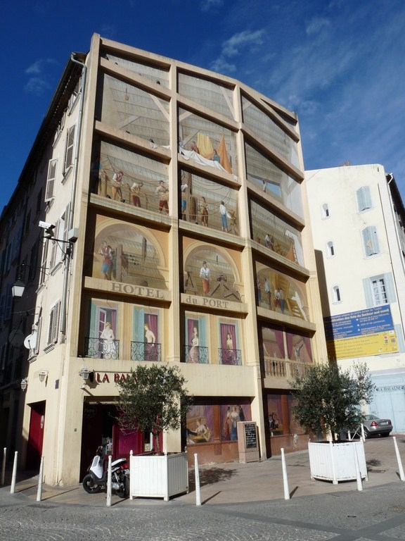 En basse ville, une jolie façade - Toulon