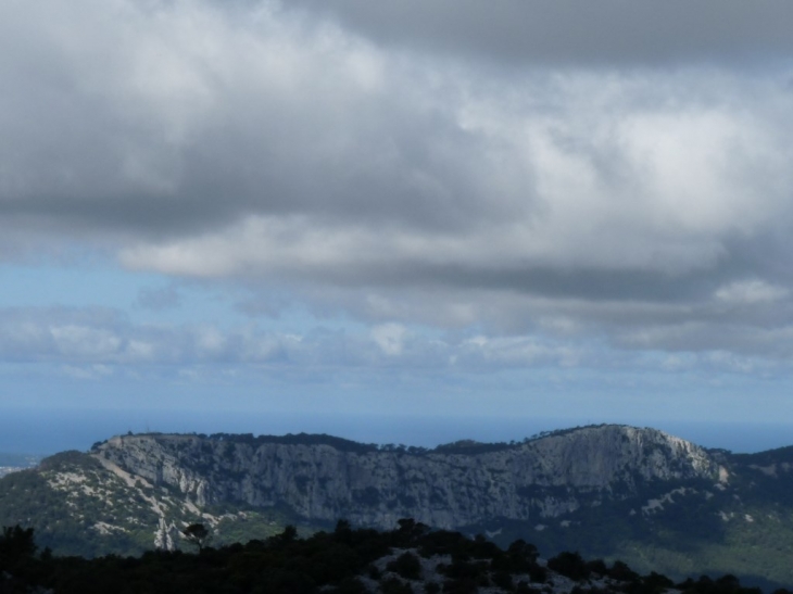 Le mont Faron vu du mont Coudon - Toulon