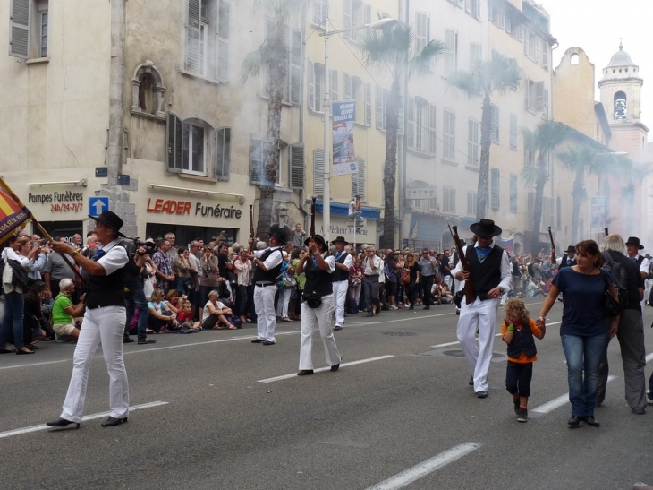 Tall ships Régatta 2013 , la parade des équipages - Toulon