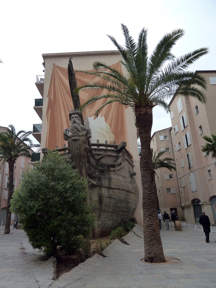 La sculpture du bateau - Toulon