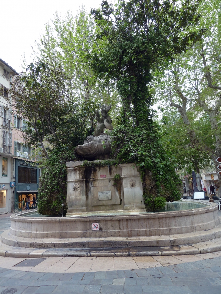 La fontaine de la place Puget - Toulon