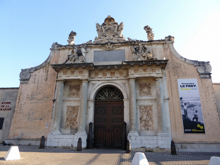 La porte de l'Arsenal : musée national de la marine - Toulon