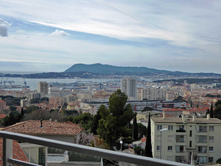 La ville et la rade vues du téléphérique - Toulon