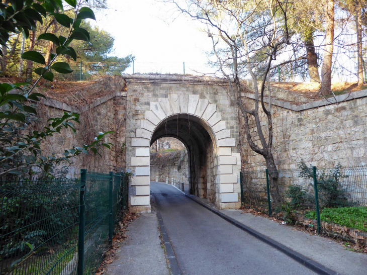 La porte Sainte Anne - Toulon