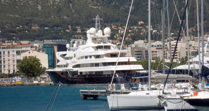 LE PORT DE TOULON