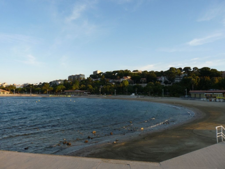 Les plages du Mourillon au lever du jour - Toulon