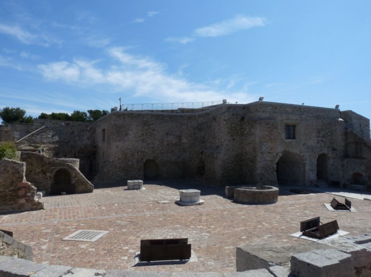 A l'intérieur de la tour Royale - Toulon