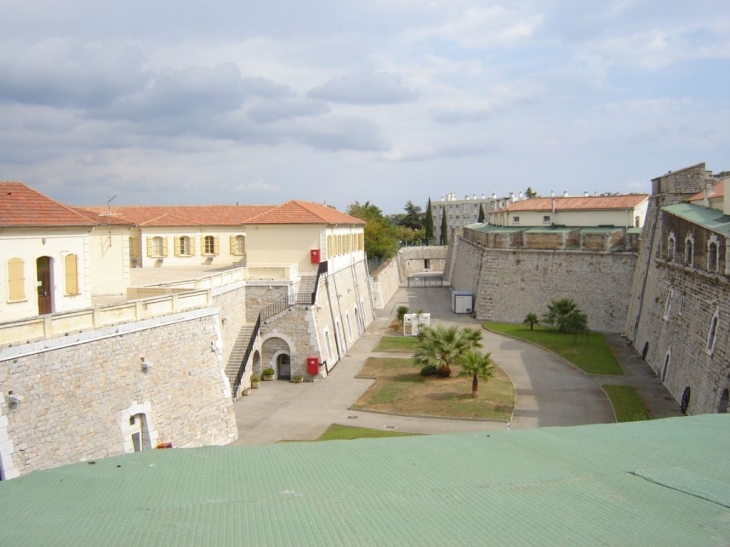  A l'intérieur du Fort Lamalgue - Toulon