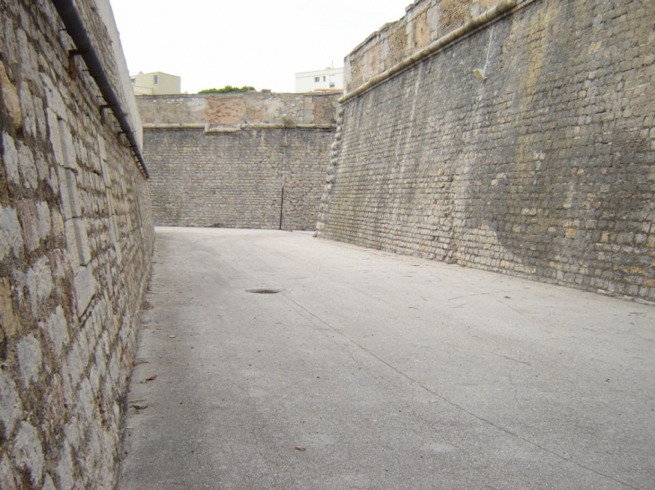  A l'intérieur du Fort Lamalgue - Toulon