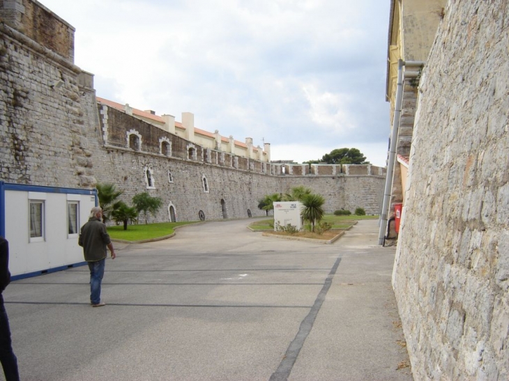  A l'intérieur du Fort Lamalgue - Toulon