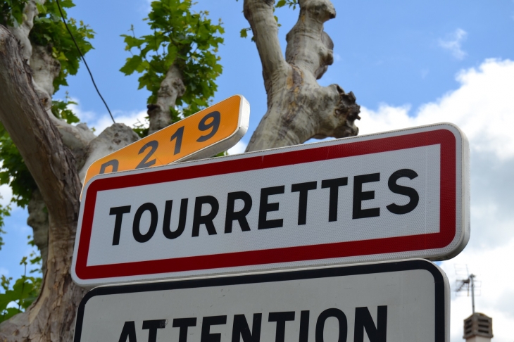  - Tourrettes