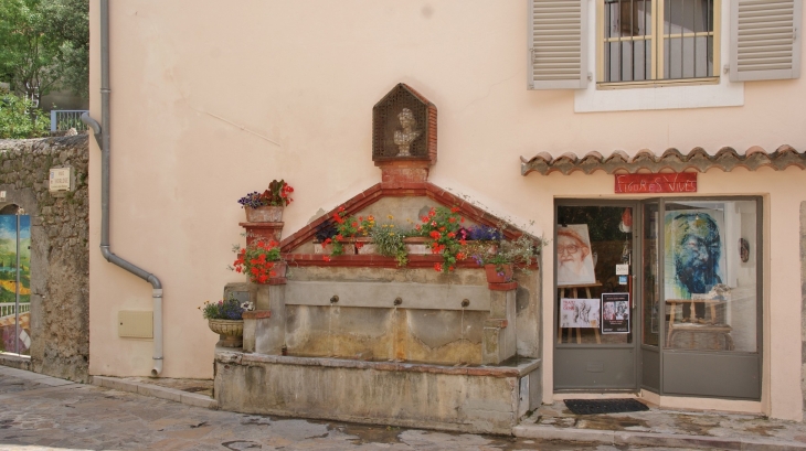 Fontaine - Tourrettes