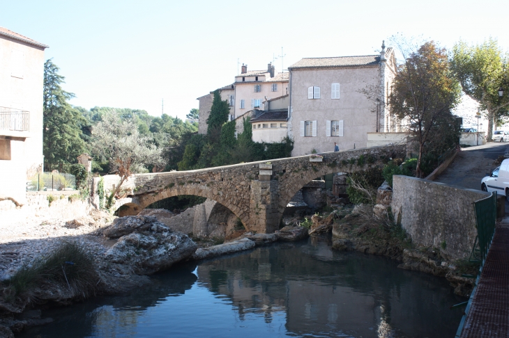 Le vieux pont de Trans en Provence - Trans-en-Provence