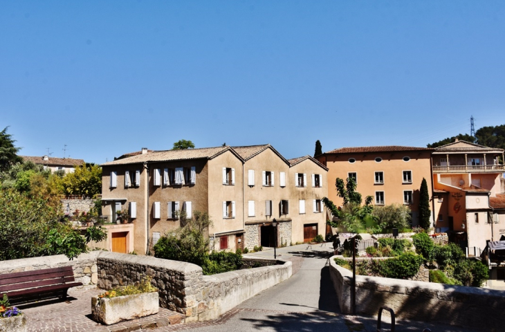 La Commune - Trans-en-Provence