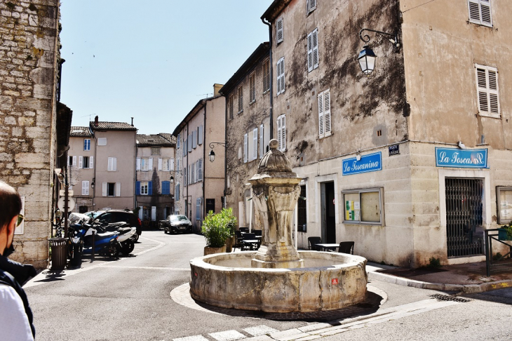 La Commune - Trans-en-Provence