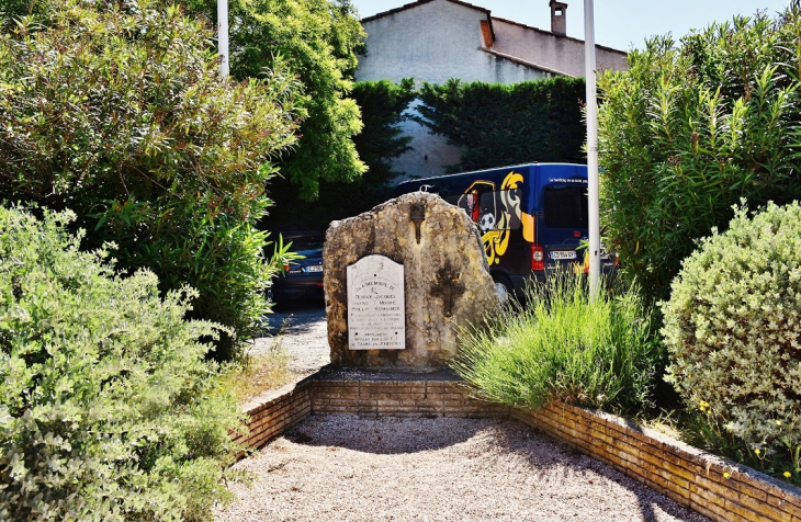 Mémorial - Trans-en-Provence