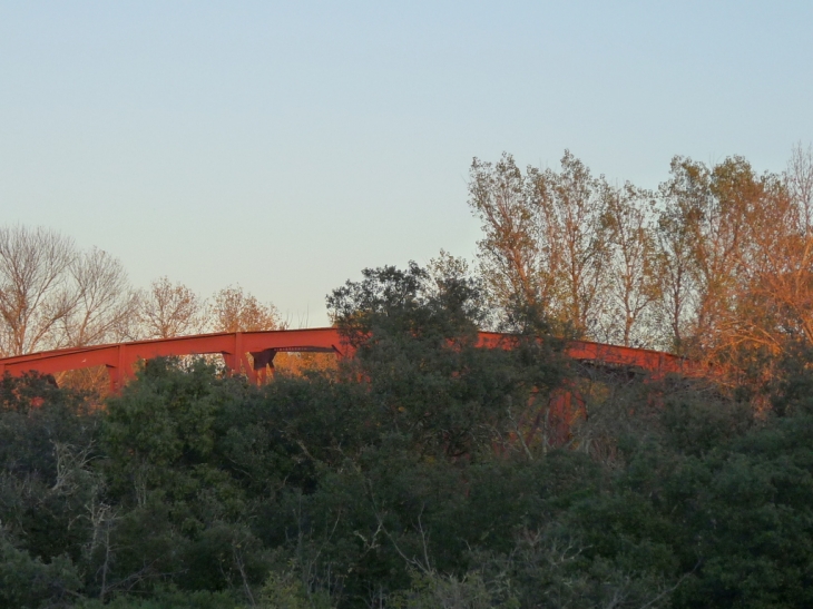 Le pont de fer sur l'AILLE - Vidauban