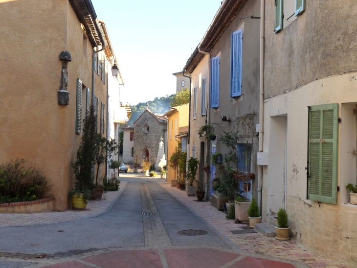 Rue des jardins - Vins-sur-Caramy