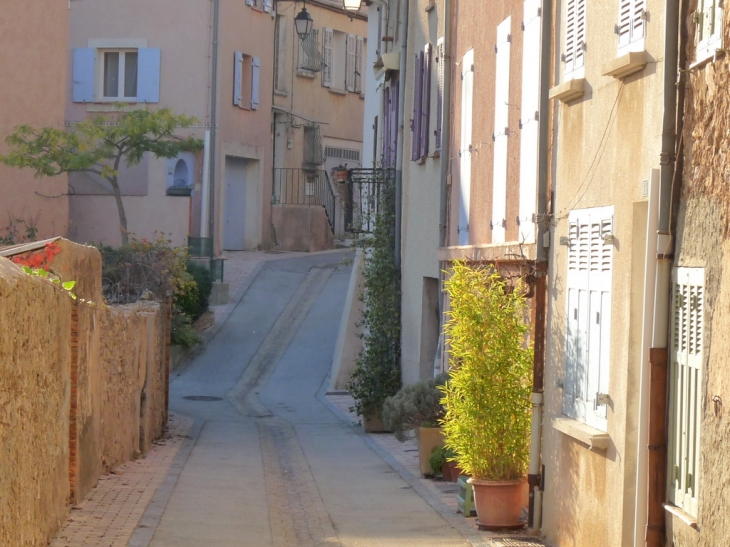 Rue des jardins - Vins-sur-Caramy