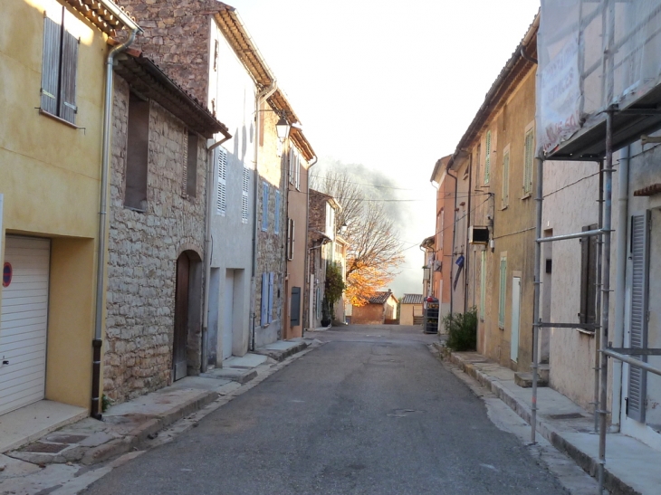 Rue de la Servie - Vins-sur-Caramy