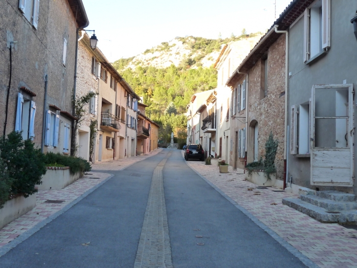 Rue de la Vierge - Vins-sur-Caramy