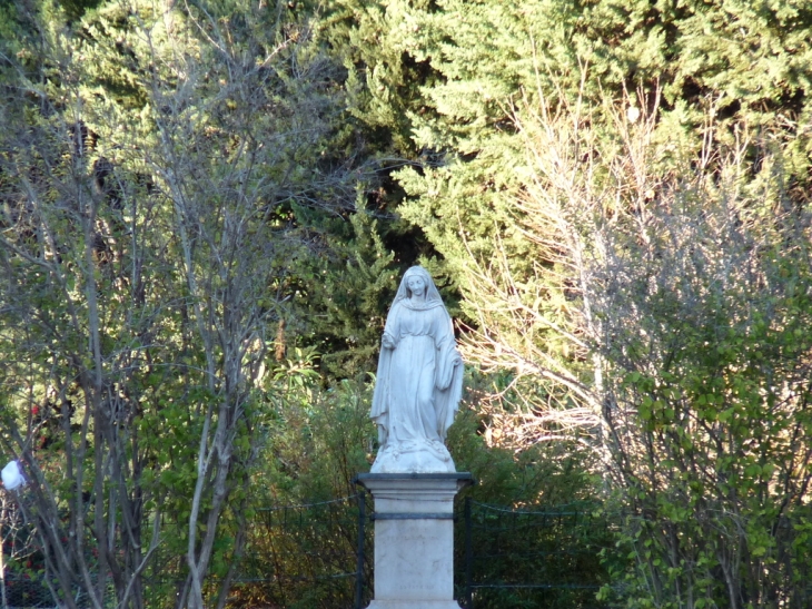 Rue de la Vierge - Vins-sur-Caramy