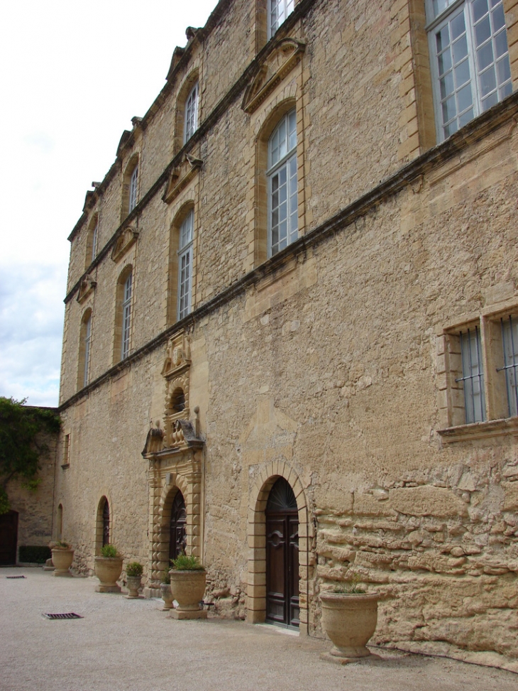 La Façade du Château - Ansouis