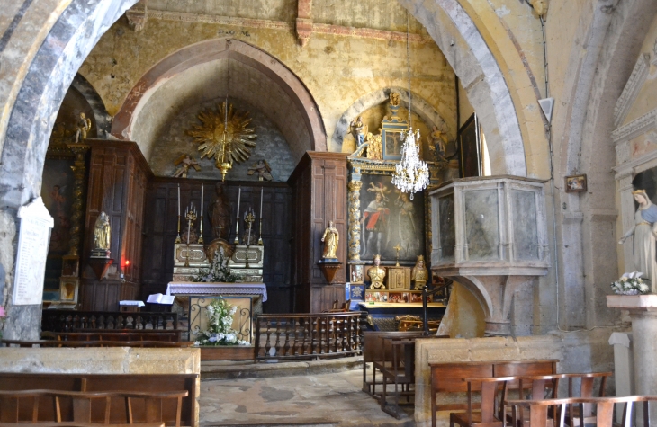 ::église Saint-Martin Fortifiée du 12 Em Siècle - Ansouis