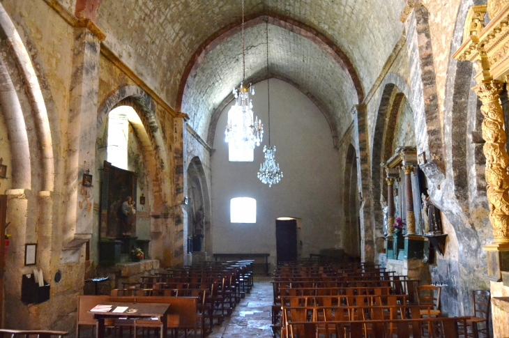 ::église Saint-Martin Fortifiée du 12 Em Siècle - Ansouis