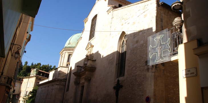 :  Cathédrale Saint-Anne 12 Em Siècle - Apt