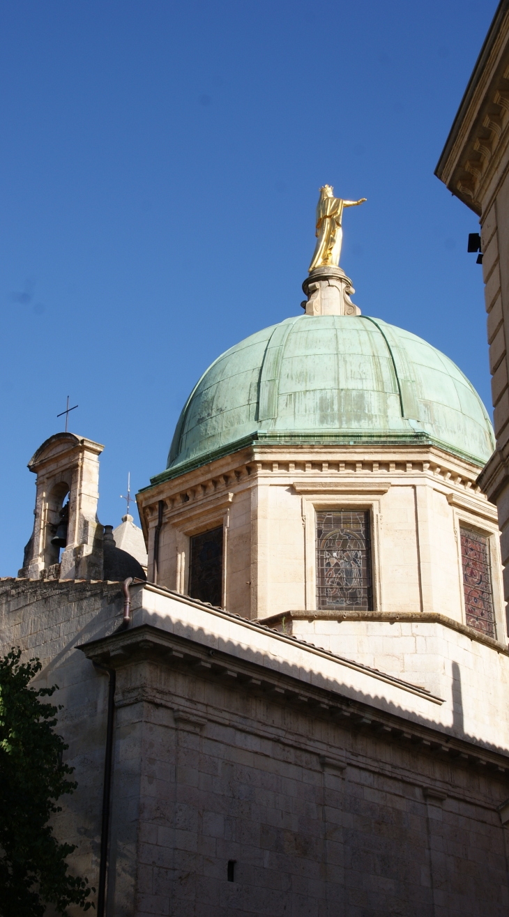 :  Cathédrale Saint-Anne 12 Em Siècle - Apt